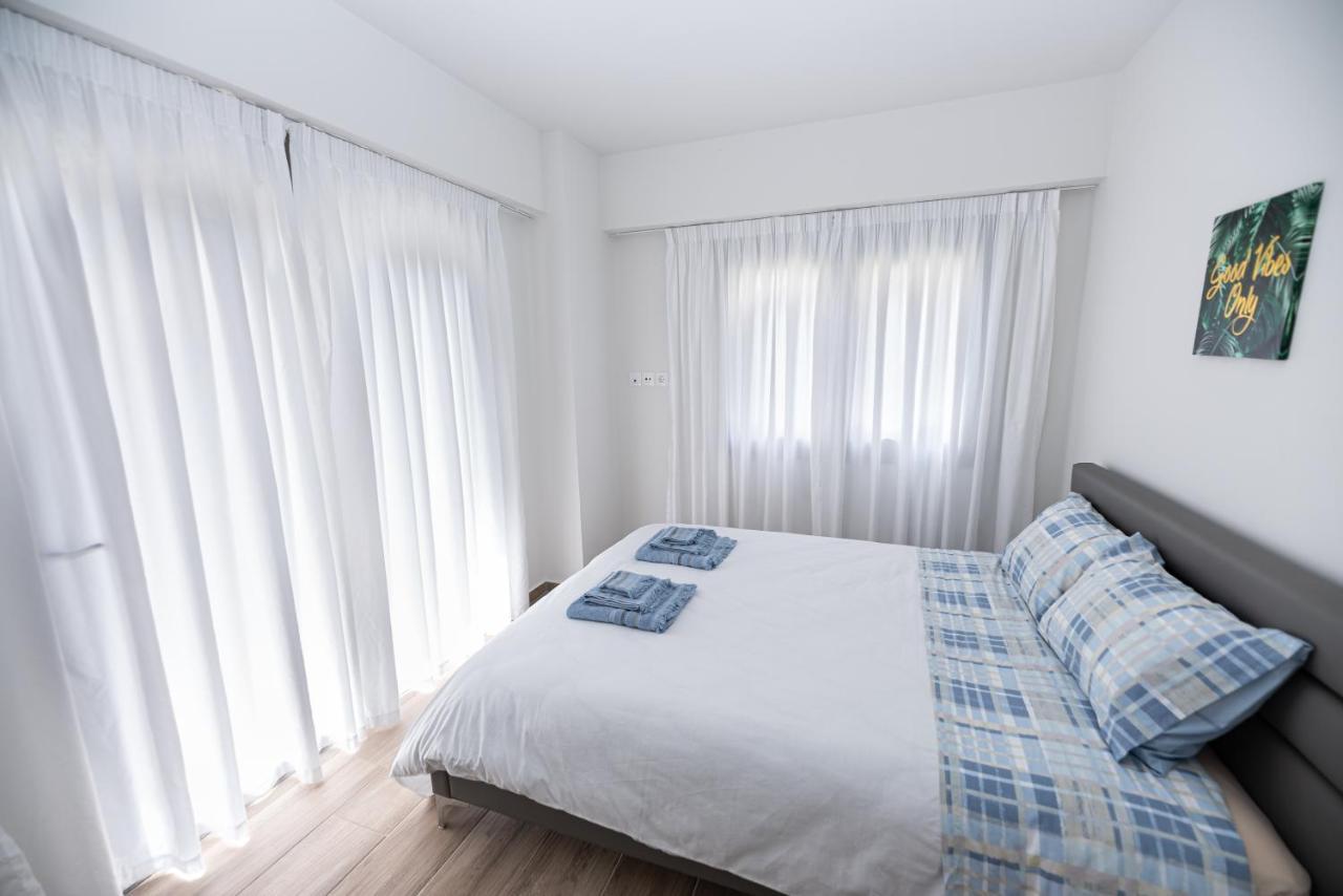 Design Apartment With Swimming Pool Near The Beach Atena Exterior foto