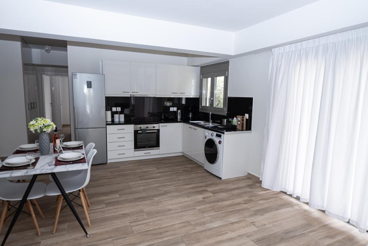 Design Apartment With Swimming Pool Near The Beach Atena Exterior foto